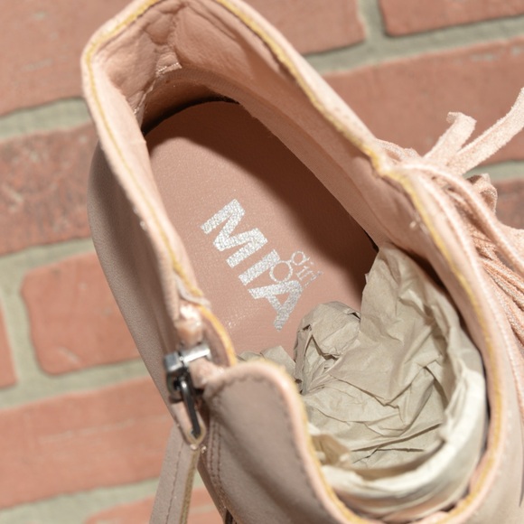 Mia Women’s Nude/Cream Color Avril Ankle Booties with Fringe Size 6.5/7 NIB - Picture 8 of 11